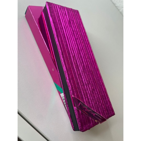 MAC Shiny Pretty Things Eyeshadow Palette - Picture 5 of 6